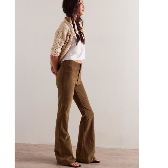 new Free People Jayde Flare Jeans in Fir green 252 - Picture 1 of 6